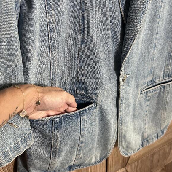 LizWear Vintage Denim Blazer Size 14 1980s Casual Chic - Picture 3 of 6